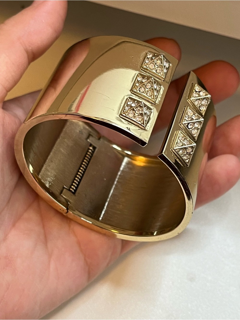 Victoria's Secret Gold Tone Cuff Bracelet Bangle Rhinestone - Picture 4 of 5